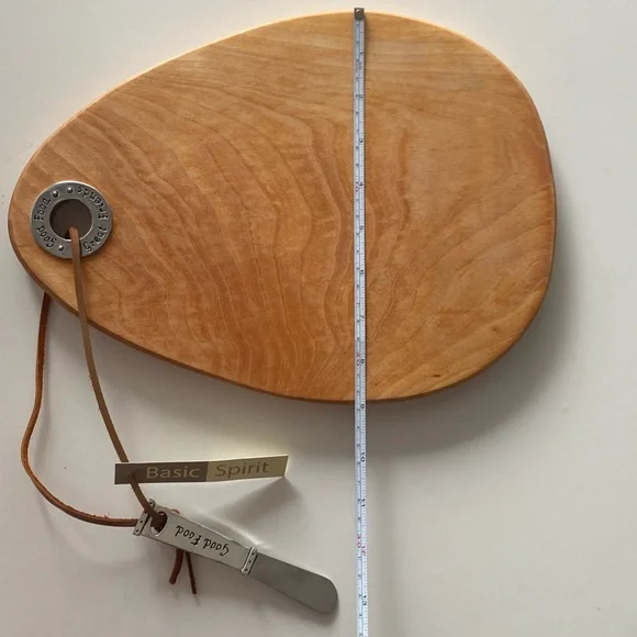 NWT Cutting Board and Cheese Knife Gift Set - Picture 7 of 7